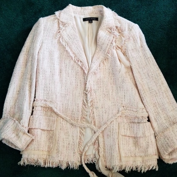 Ladies Suit - Picture 2 of 3